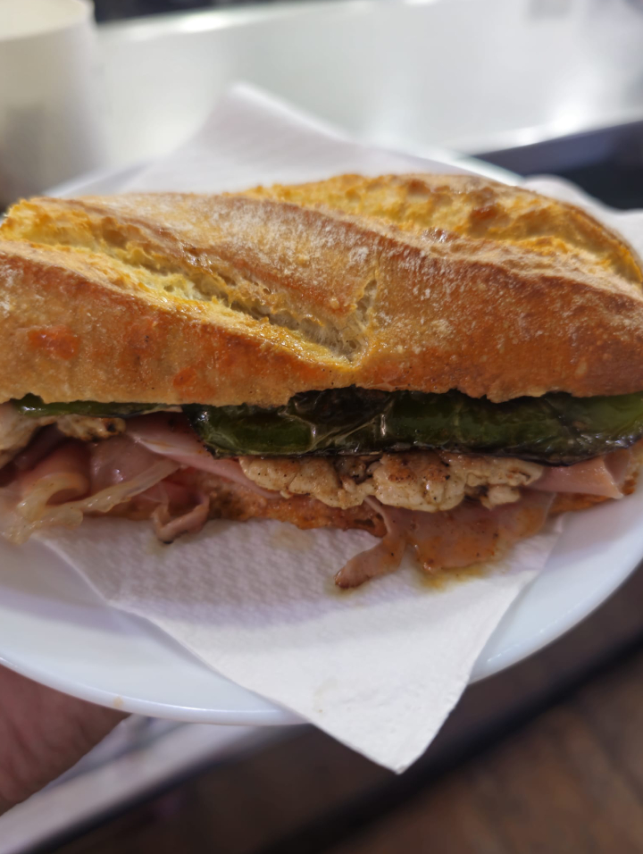 Bocadillos especiales cerdanyola